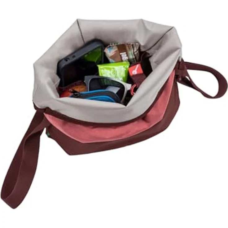 VAUDE Heka II Crossbody Bag, Umhängetasche in Dark Cherry, wasser- und schmutzabweisend, verstellbarer Schulterriemen – Bild 6