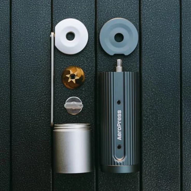 AeroPress Manuelle Kaffeemühle, Tragbare Handmühle mit titanbeschichteten Kegelmahlwerken, 60 Mahlgradeinstellungen, Kompakte Reisekaffeemühle für AeroPress, Espresso, French Press, Moka-Kanne – Bild 4