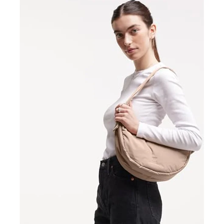 Got Bag Cloud Moon Bag small, Umhängetasche aus recyceltem Nylon, 4l, Wasserabweisend, sandbar – Bild 4