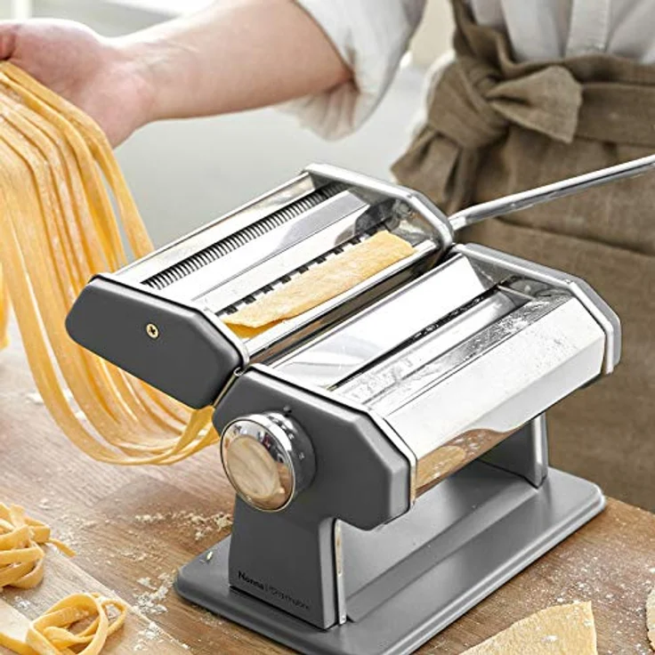 Springlane Nudelmaschine Nonna inkl. Rezeptheft & Nudeltrockner Grau – Bild 7