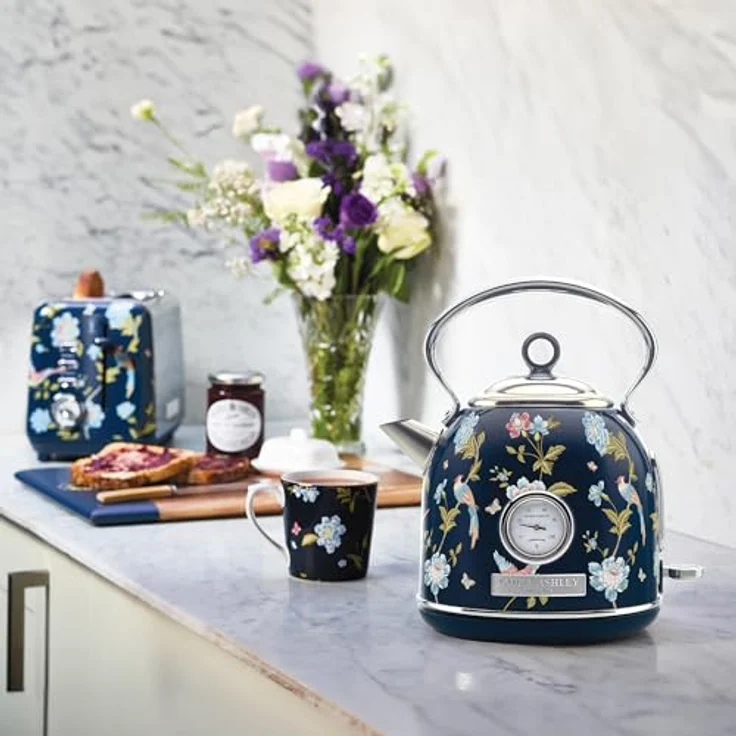VQ Laura Ashley Elveden Navy, Kabelloser Edelstahl-Wasserkocher mit 1.7 Litern, 2.2 kW Schnellkochtechnologie, Überhitzungsschutz und Temperaturanzeige – Bild 3
