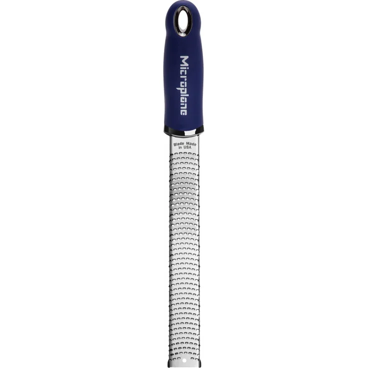 Microplane Zester Reibe Fein Nacht-Blau Edelstahl aus der Premium Classic Serie für Zitrusfrüchte, Hartkäse, Ingwer, Schokolade, Muskatnuss und Trüffel – Bild 1