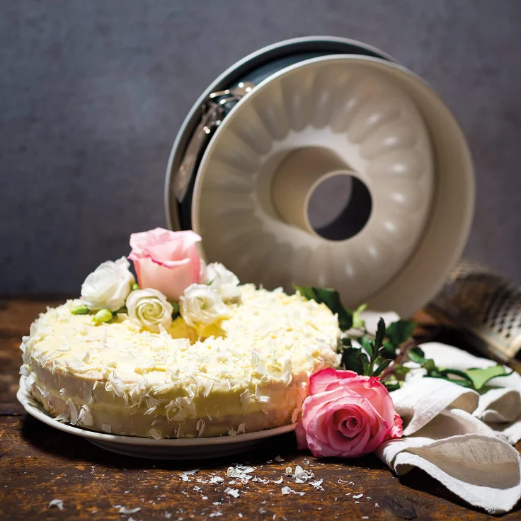 Dr. Oetker Springform mit Flach- und Rohrboden Ø 28 cm, Kuchenform mit 2 Böden, runde Backform aus Stahl mit keramisch verstärkter Antihaft-Beschichtung (Farbe: creme-anthrazit), Menge: 1 Stück – Bild 3