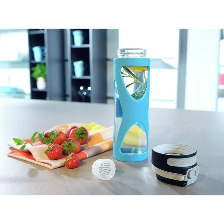 Leifheit Glasflasche Flip 600ml, 100% dichte Sportflasche, praktisches Öffnen mit einer Hand, Trinkflasche mit Filter für Fruchteinsatz, nachhaltige Wasserflasche, BPA frei, stoßfest, blau – Bild 2