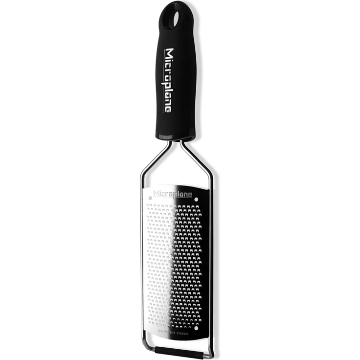 Microplane Reibe Fein Edelstahl Schwarz aus der Gourmet Serie für Hartkäse, Zitrusfrüchte, Knoblauch, Chili, Zimt und Muskatnuss – Bild 1