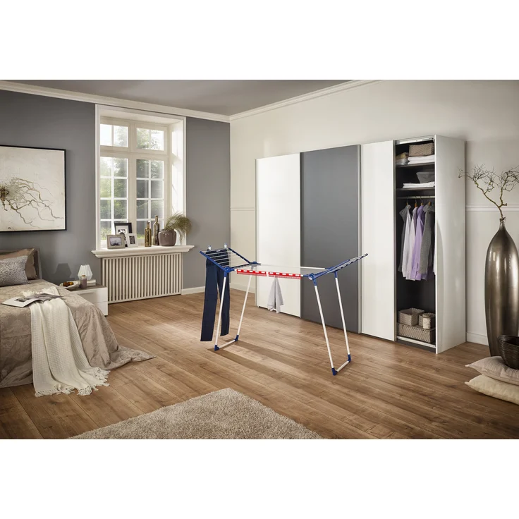 Leifheit Standtrockner Pegasus 150 Solid Slim, standfester Wäscheständer mit Flügeln auch für lange Kleidungsstücke, besonders schmaler Flügelwäschetrockner passt auch durch enge Türen, energiesparend – Bild 5