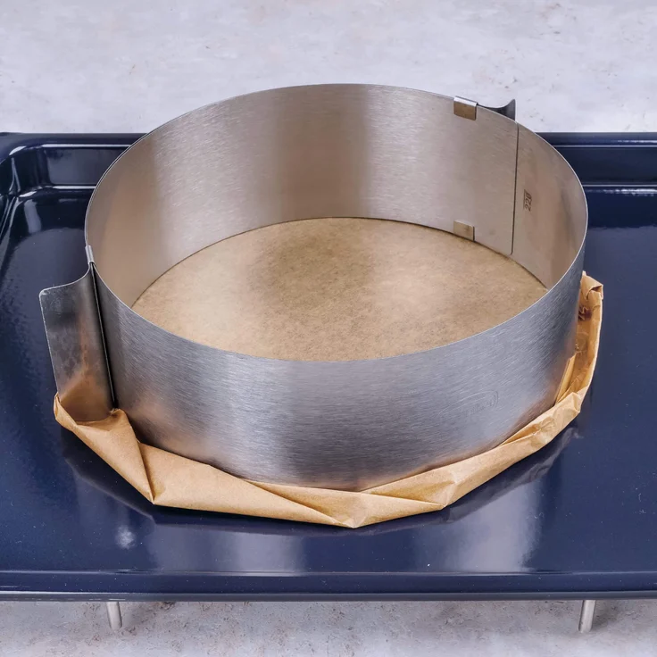 Dr. Oetker Tortenring Ø16- Ø30cm, flexibel verstellbar, perfekt geeignet für Schichttorten, mit zwei Griffen zum Ziehen, (Farbe: silber), Menge: 1 Stück – Bild 3