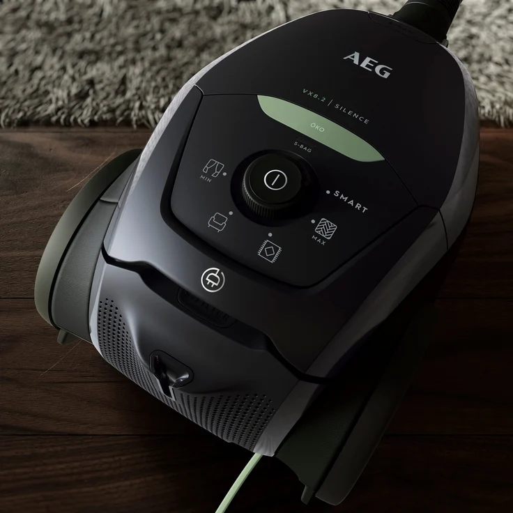 AEG VX82-1-ÖKO Staubsauger mit Beutel (75% Recyclingmaterial, automatische Saugkraftregulierung, extrem leise auch auf Teppich, Aufnahme von großen + kleinsten Partikeln, langes Kabel, 600W, schwarz) – Bild 8