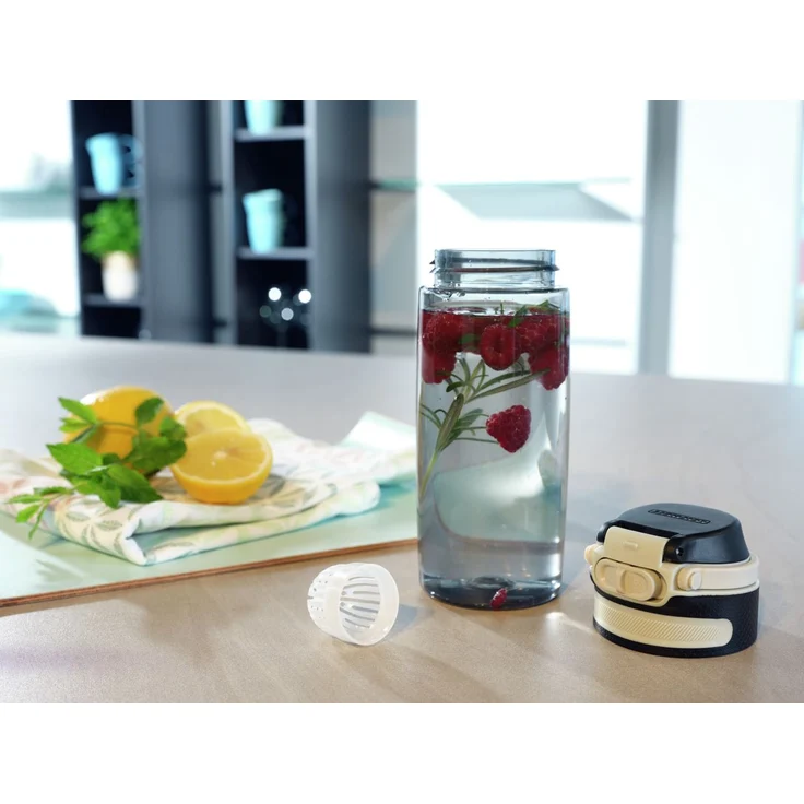 Leifheit Tritanflasche Flip 550ml, 100% dichte Sportflasche, Öffnen mit einer Hand, leichte und bruchsichere Trinkflasche mit Filter für Fruchteinsatz, nachhaltige Wasserflasche, BPA frei, silber – Bild 2