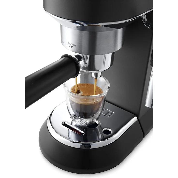 De'Longhi Dedica Style EC 685.BK Espresso Siebträgermaschine, Espressomaschine mit Professioneller Milchschaumdüse, nur 15 cm breit, 1 Liter Wassertank, Vollmetallgehäuse, E.S.E Pads geeignet, schwarz – Bild 5