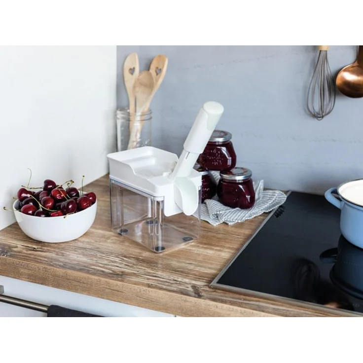 Leifheit Cherrymat 3.0 Kirschenentkerner, für schnelles Entkernen, Kirschkernentferner, trennt Kern & Fruchtfleisch, Kirschenentsteiner mit Auffangbehälter, super platzsparender Kirschenpflücker, Kunststoff, weiß – Bild 5