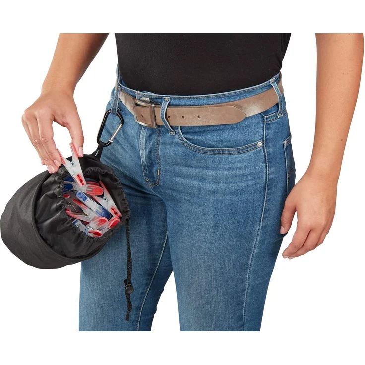 Leifheit Wäscheklammerbeutel mit Haken zum aufhängen, für bis zu 100 Wäscheklammern, schmutzsicherer Klammerbeutel für frische Wäsche, Klammerkorb aus engmaschigen Stoff, peg bag, schwarz – Bild 4