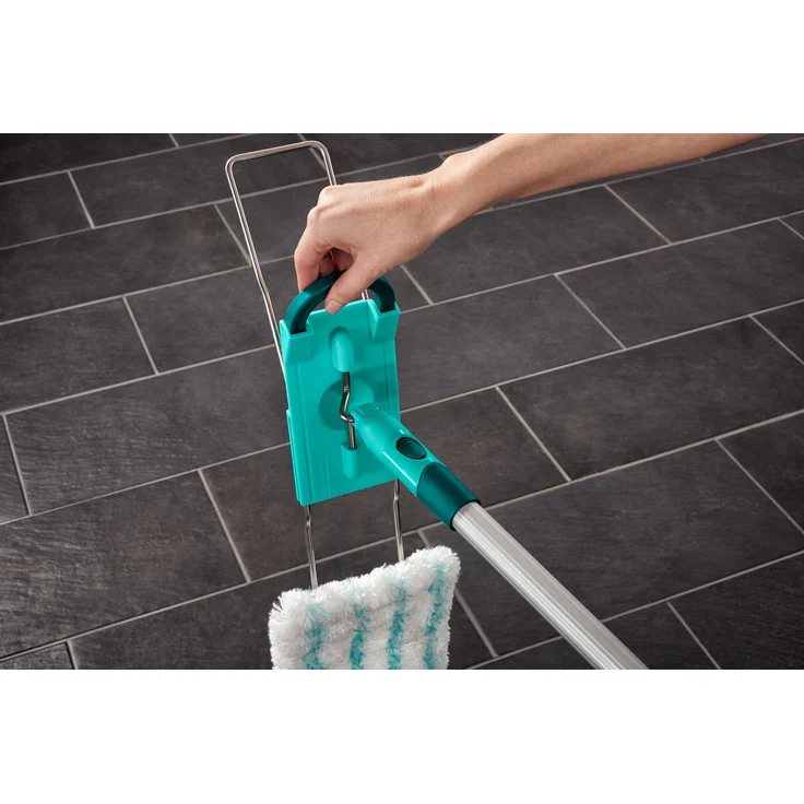 Leifheit Bodenwischer Profi XL micro duo Aluminiumstiel, 55045, für Fliesen und Steinböden, 2-Faser-Wischbzug  – Bild 12