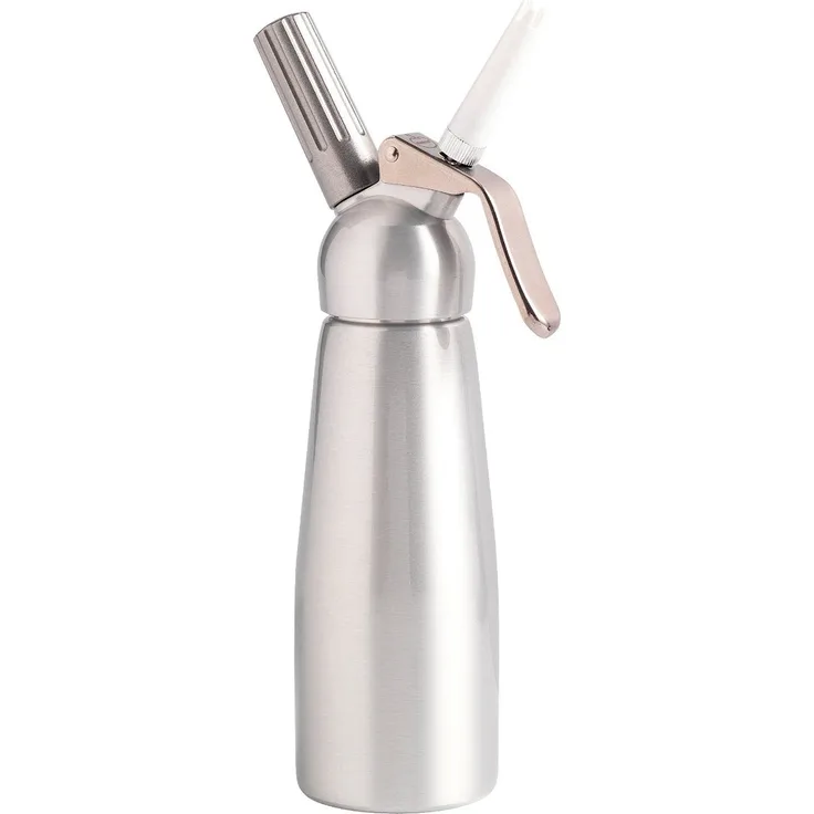 Mastrad Mousse und Sahne Spender für warme und kalte Saucen, Schlagsahne Spender mit Reinigungsbürste und drei Dekorationsdüsen, Aluminium, Silber, 0,5 Liter