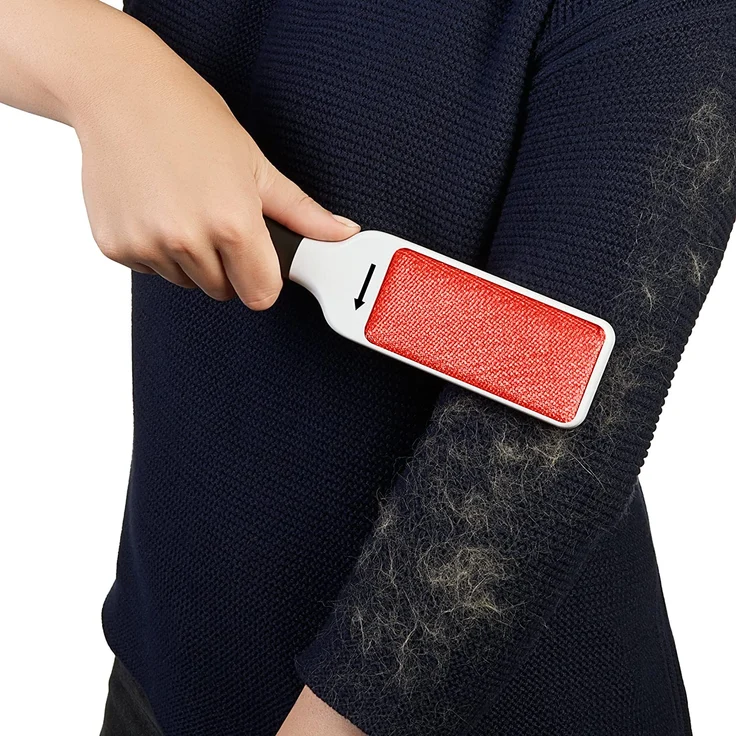 OXO Good Grips FurLifter Selbstreinigende Kleiderbürste, Plastik, weiß – Bild 4