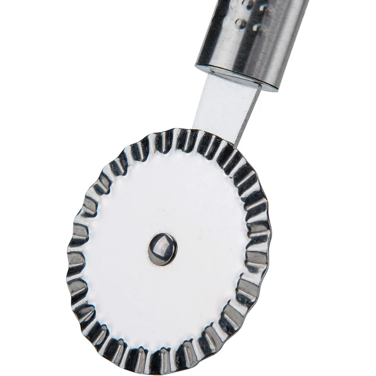 Fackelmann Teigrädchen OVALGRIFF, Küchenhelfer zum Trennen von verschiedenen Teigarten, Utensil zum Dekorieren - spülmaschinengeeignet(Farbe: Silber), Menge: 1 Stück – Bild 3