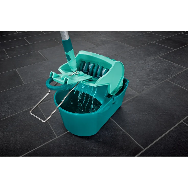 Leifheit Set Wischtuchpresse Profi Compact mit Bodenwischer und 3-teiligem Stiel, wie handgewrungen auspressbar, platzsparendes Wischset mit Mikrofaser Wischbezug für Fliesen und Laminat, Click-System  – Bild 6