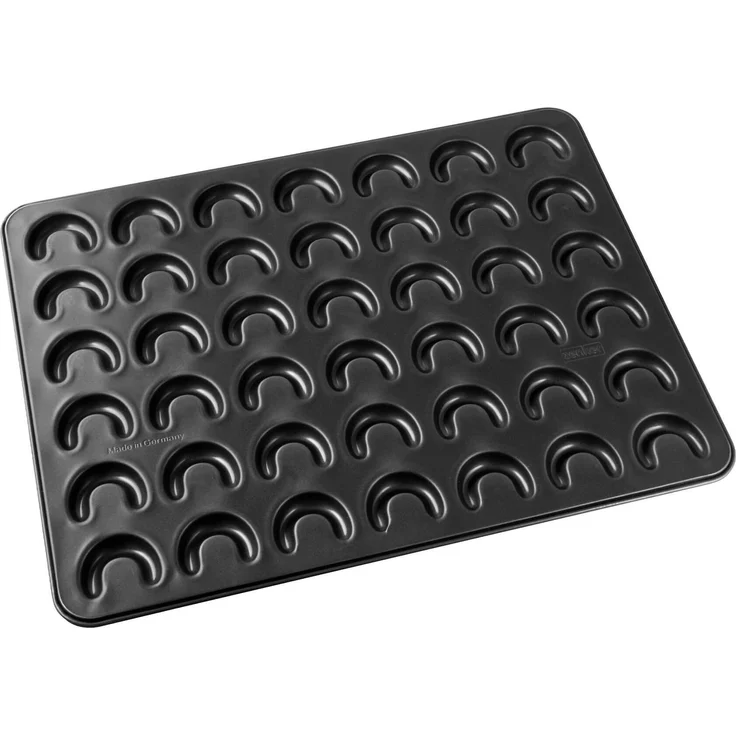 Zenker Vanillekipferl-Backblech für 42 Vanillekipferl & Hörnchen, Plätzchen-Backform, Schablone für leckere Kipferl, Kipferl-Backform, praktisches Kipferlblech, 42 x 32 cm, Menge: 1 Stück – Bild 3