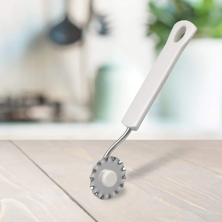 Dr. Oetker Teigrädchen, Küchenhelfer zum Trennen von verschiedenen Teigarten, Utensil zum Dekorieren, (Farbe: weiß-silber), Menge: 1 Stück – Bild 3