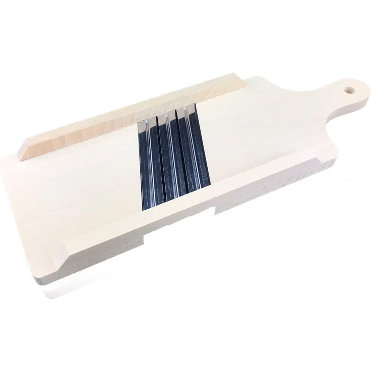 Krauthobel - Krautschneider - Sauerkrauthobel -Kohlhobel - Kohlreibe - Gemüsehobel - aus heimischem Lindenholz - Tiroler Art, 3 Messer, 44 x 15 cm, Sehr scharf!