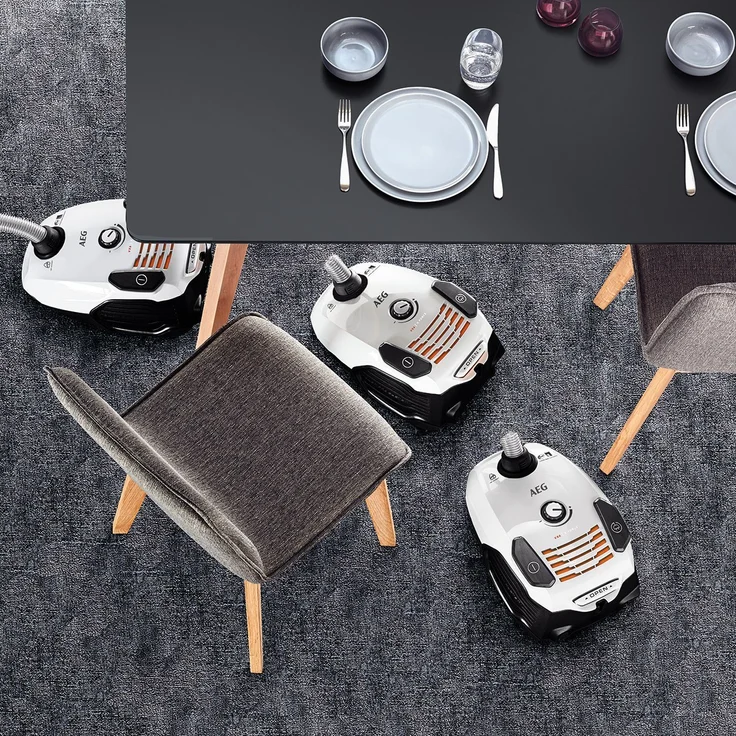 AEG VX6-2-IW-5 Staubsauger mit Beutel (360° drehbare Räder, inkl. Zusatzdüsen und Staubbeutel, für Hart- und Teppichböden, 800 Watt, 9 m Aktionsradius, Ergo-Handgriff, neue technische Version) weiß – Bild 4