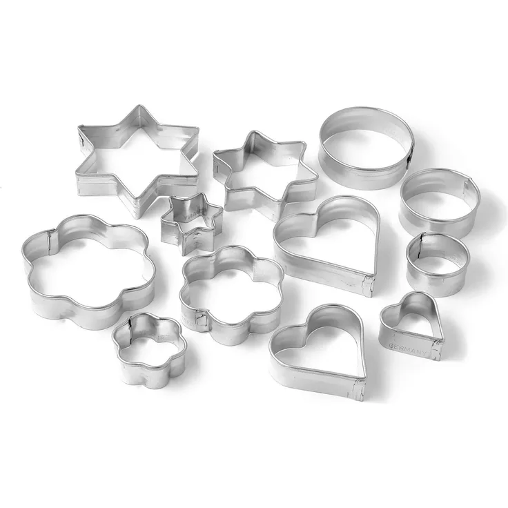 Zenker 12er Ausstecher-Set, Ausstechformen für Plätzchen, Kekse und Fondant, unterschiedliche Größen und vielfältige Motive, Menge: 1 x 12er Set