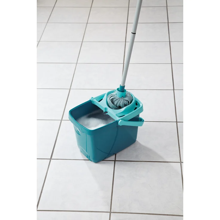 Leifheit Classic Wringmop, Wischmopp mit integrierter Wringglocke zum Bodenwischen ohne Bücken und mit sauberen Händen, besonders saugfähig, waschbar bei 60°, Wischer für große Flächen – Bild 3