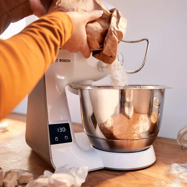 Bosch MUM5XW20 Küchenmaschine, 1000W, 3,9 L Edelstahlschüssel, inkl. Patisserie-Set, Durchlaufschnitzler, integrierte Waage, Standmixeraufsatz, weiß-champagner, Serie: MUM5 – Bild 4