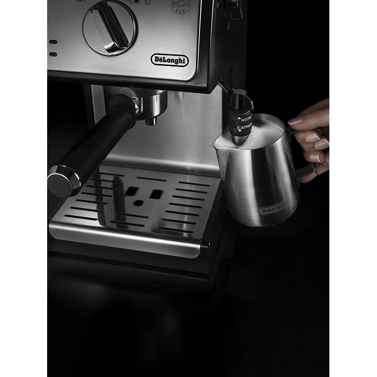 De'Longhi ECP 35.31 Espresso Siebträgermaschine, Siebträgerhalter mit Aluminium Finish, Professionelle Milchschaum Düse, Filtereinsatz für 1 oder 2 Tassen, Auch für Pads Geeignet, Schwarz-Silber – Bild 2