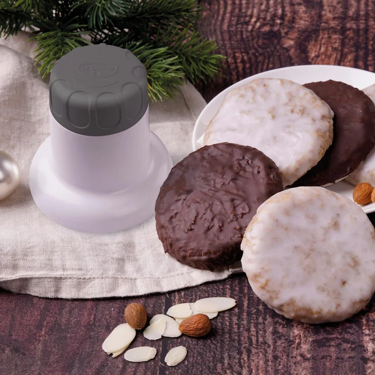 Dr. Oetker Lebkuchenmühle, Gebäckmühle für Mini-Amerikaner, Allround-Ausstecher zum Kochen und Backen, Lebkuchen-Maker mit Dreh-Mechanismus zum Einfachen Lösen des Teiges (Farbe: Weiß), Menge: 1 Stück – Bild 3