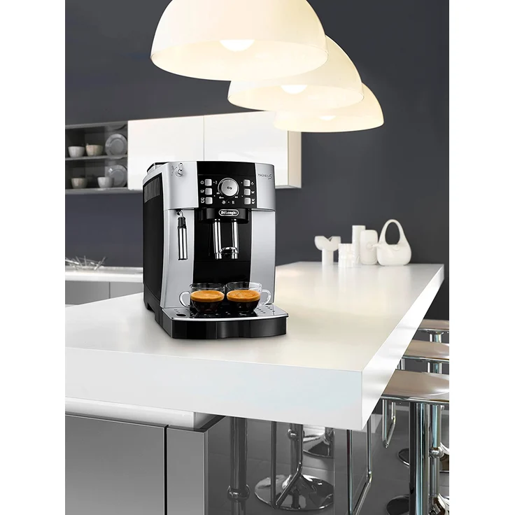 De'Longhi Magnifica S ECAM 21.116.SB Kaffeevollautomat (Direktwahltasten und Drehregler, Milchaufschäumdüse, integriertes Kegelmahlwerk 13 Stufen, Herausnehmbare Brühgruppe, 2-Tassen-Funktion) silber-schwarz – Bild 4