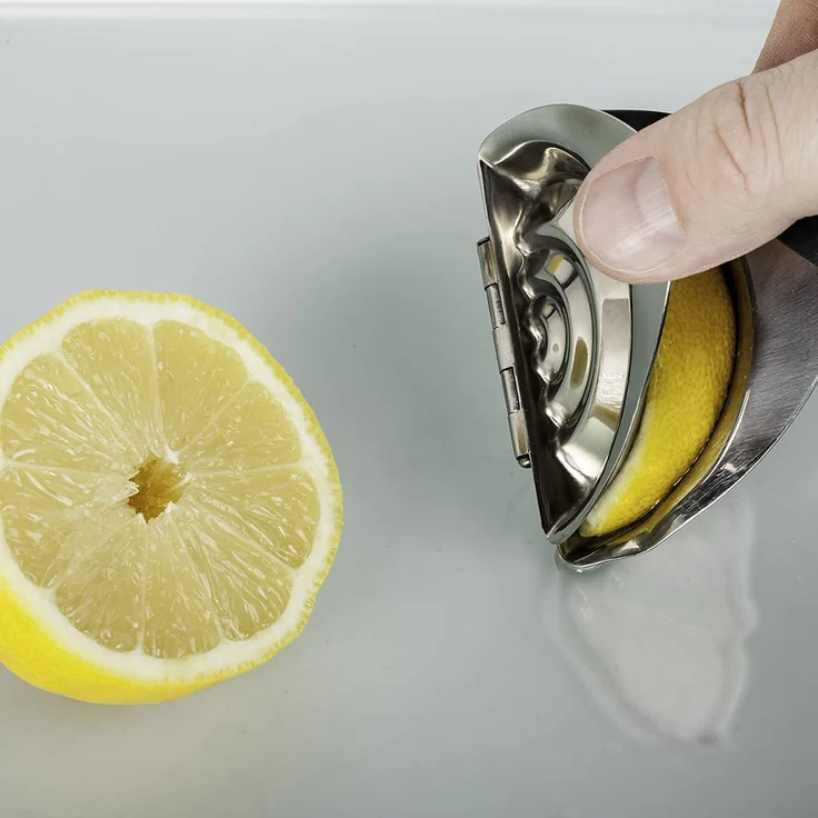 Westmark Zitronenschnitzelpresse, Kleine Zitruspresse, Rostfreier Edelstahl, Silber, 90882280 – Bild 2