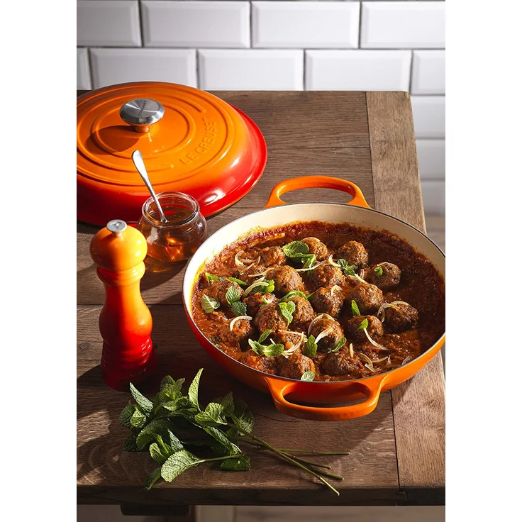 Le Creuset Signature Gusseisen Gourmet-Profitopf, Rund, Ø 30 cm, 3,2 l, Für alle Herdarten inkl. Induktion geeignet, Ofenrot – Bild 3