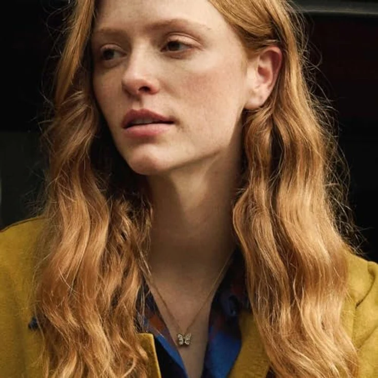 FOSSIL Damen Edelstahl Halskette mit Karabinerverschluss und Schmetterlings-Anhänger, gold, 40,64 cm – Bild 2