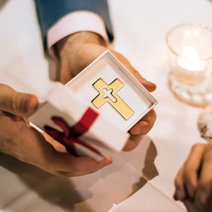 MaMeMi ANSTECKNADEL KREUZ vergoldet, 2 x 1,5 cm, dezentes christliches Schmuckstück fürs Revers, Geschenkidee für Taufe, Konfirmation oder Kommunion – Bild 5