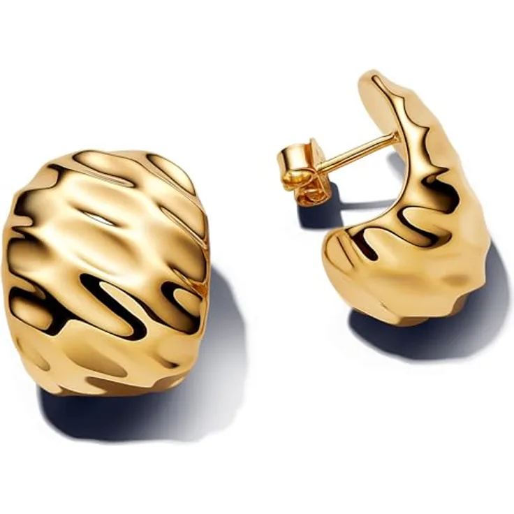 Pandora Essence Gewellte Breite Creolen-Ohrringe aus 14 Karat vergoldetem Sterling Silber mit Schmetterlingsverschluss, 263879C00