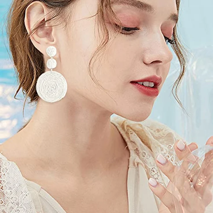 FDEETY Raffia Boho-Stil Ohrringe, handgefertigte geometrische Creolen in nicht-gerade Weiß, 100% natürliche Rattanfaser, ultraleicht und bequem, perfektes Geschenk für Frauen und Mädchen – Bild 5