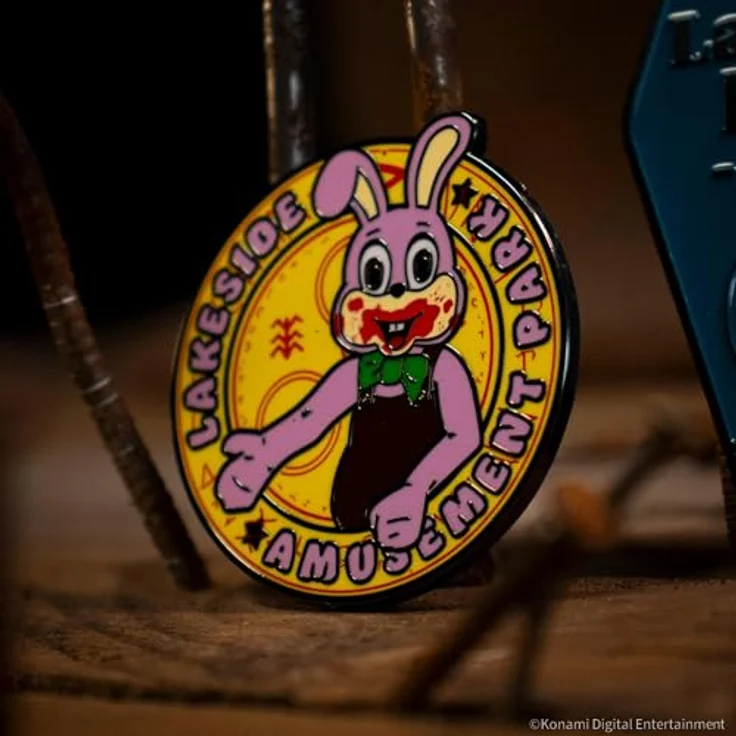 FaNaTtik Silent Hill Robbie the Rabbit Limited Edition Emaille Pin Badge, nummeriert, 43 mm, hochwertiges Design, offizielles Lizenzprodukt, nur 5.000 Stück weltweit – Bild 3