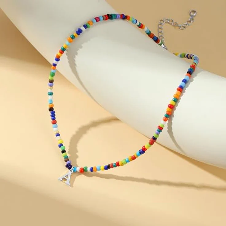 TINGN Bunte Perlenkette mit Buchstaben, Damen Halskette aus künstlichen Perlen und Edelstahl, verstellbar 35cm + 5cm, Sommer Boho Schmuck für Mädchen – Bild 5