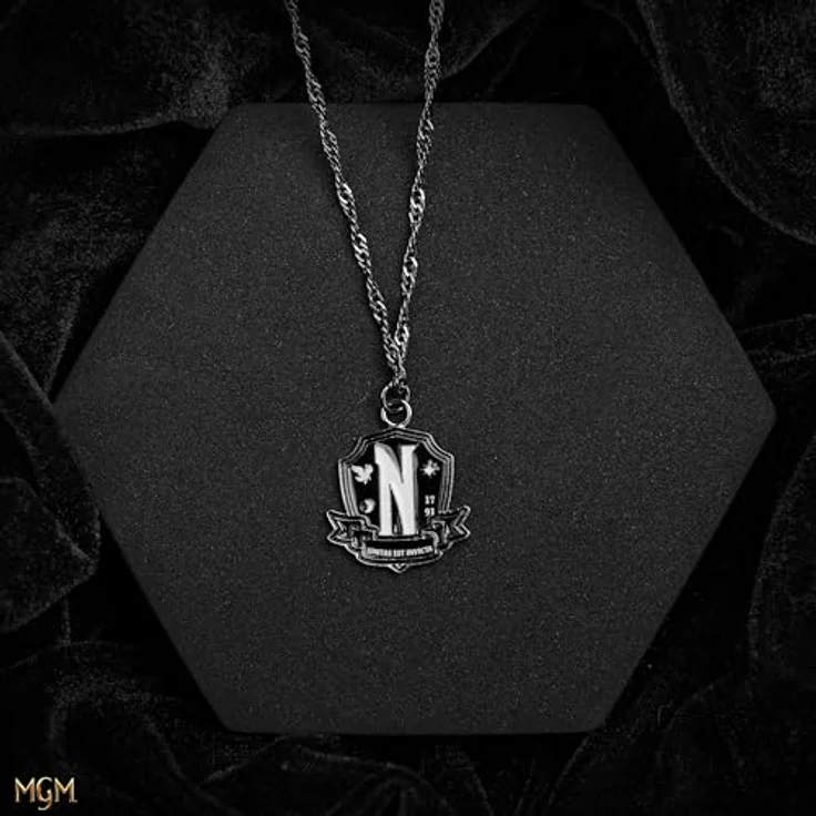 Cinereplicas Mittwoch - Nevermore Academy Halskette, 51cm, offizielles Lizenzprodukt, schwarz-weißes Emblem – Bild 3