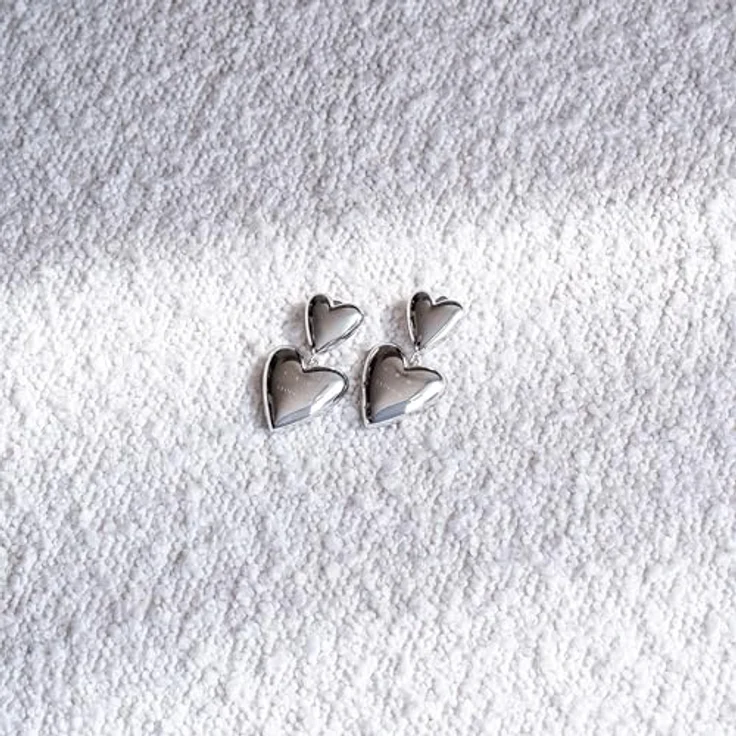 COPENHAGEN STUDIOS Puffy Hearts Ohrringe - silber - voluminöse Damen-Ohrstecker aus poliertem Edelstahl, wasserfest & hautfreundlich – Bild 5