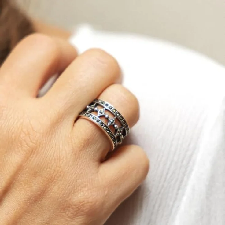 Zeeme Gemstones Damen Ring 925/- Sterling Silber geschwärzt, veredelt mit 40 Markasit-Steinen, inkl. Etui – Bild 3