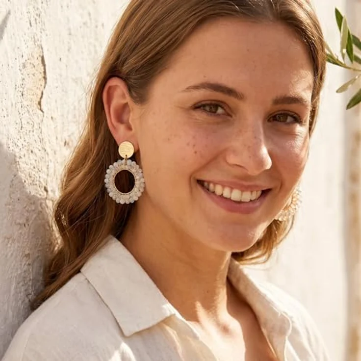 ROISE LADY Boho Statement Ohrringe, Weiß mit runder Form und Kristallweberei, leicht und elegant für Partys und Urlaub – Bild 3