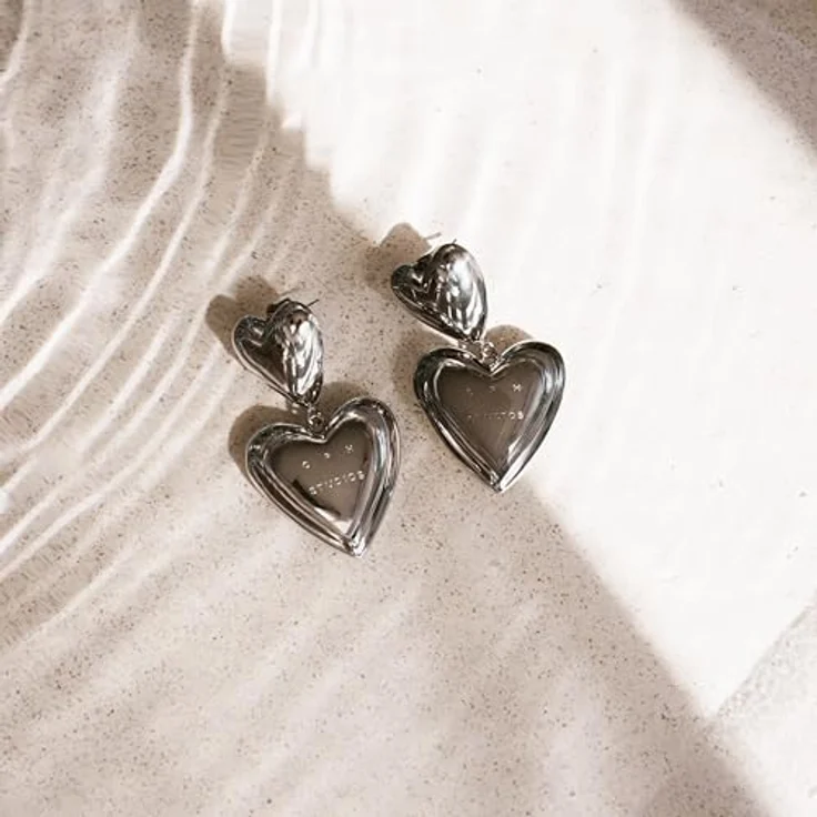 COPENHAGEN STUDIOS Puffy Hearts Ohrringe - silber - voluminöse Damen-Ohrstecker aus poliertem Edelstahl, wasserfest & hautfreundlich – Bild 4
