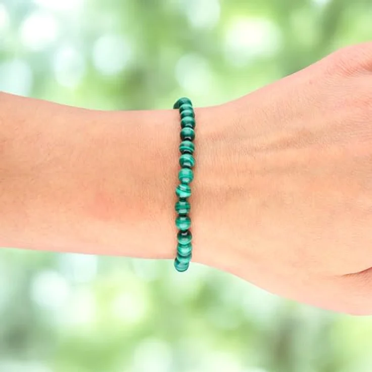 Lebensquelle Plus Kugelarmband Malachit | Perlen Armkette 6 mm | Dehnbar und hochwertig gefertigtes Edelsteinarmband für Damen – Bild 2
