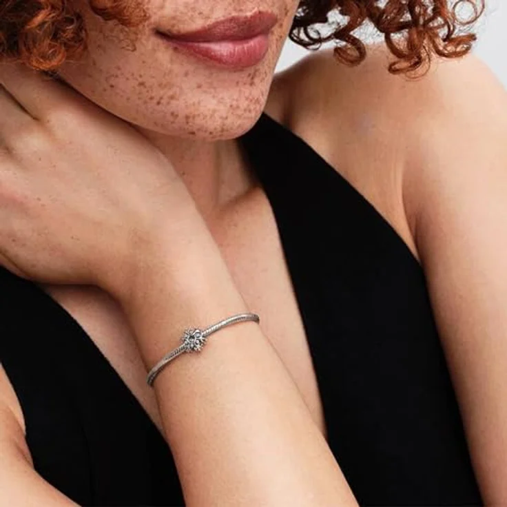 PANDORA Moments Schneeflocke Charm, Sterling-Silber mit Zirkonia, winterliches Design, kompatibel mit Moments, 794249C01 – Bild 5
