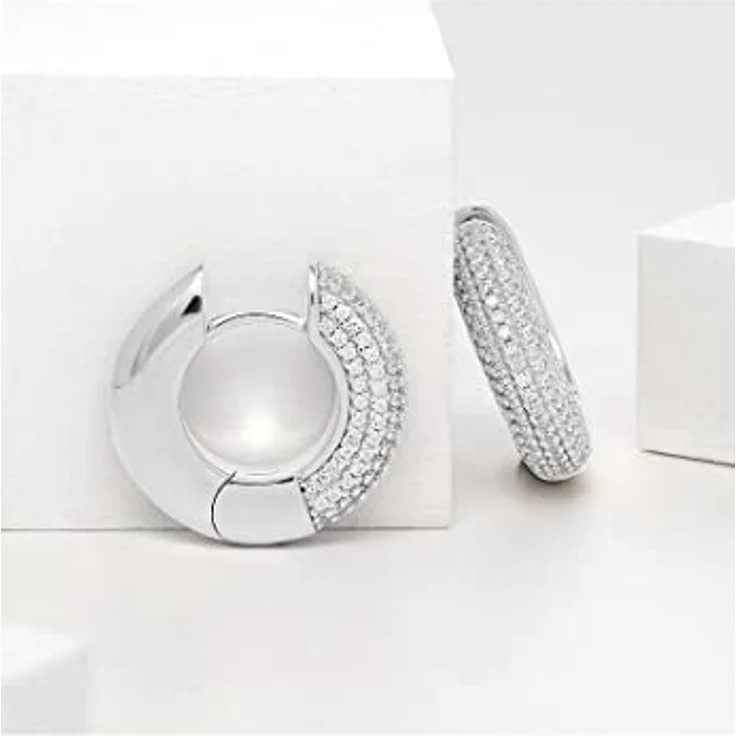 JETTE Creolen GLAM 88601467, Silber 925 mit weißen Zirkonia-Steinen, breite Form – Bild 3