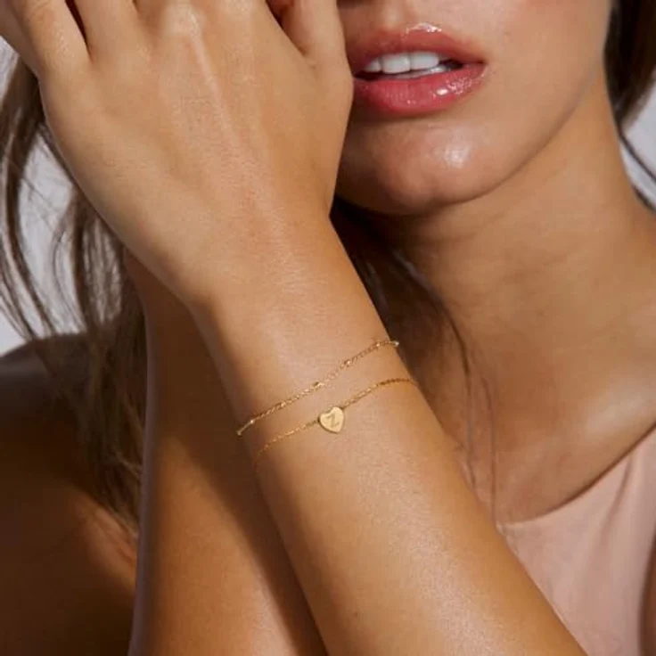 TINGN Gold Armband Set für Damen, Zierliche Buchstaben Armbänder mit personalisiertem Herzanhänger, 14 Karat vergoldet, 2 Stück, verstellbar, Geschenke für Frauen und Mädchen – Bild 4