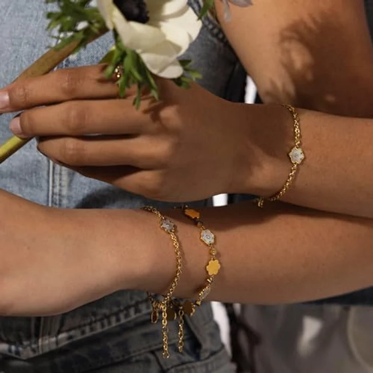 Purelei Flourish Armband, filigranes Edelstahlarmband für Damen mit Blütenanhänger, wasserfest, einstellbare Länge 16-19 cm (Gold) – Bild 5