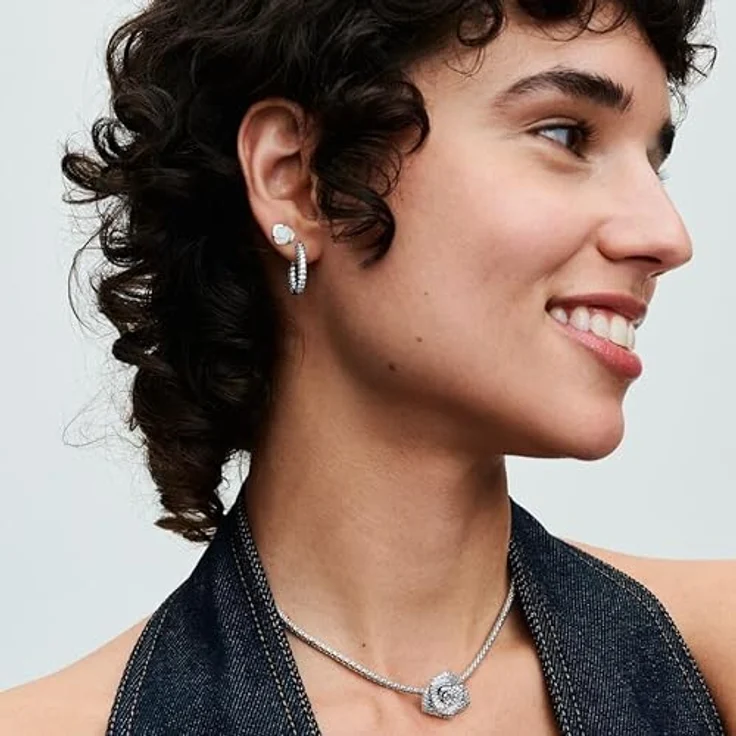 PANDORA Moments Weiße Blühende Rose Ohrstecker, aus Sterling Silber mit künstlichem Perlmutt, herzförmige Schmetterlingsverschlüsse – Bild 3